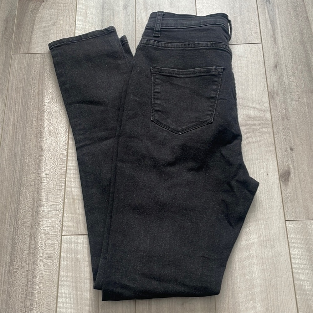 Fashion Nova Black Ripped Jean ✨